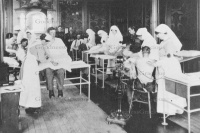 BET 311 Hillside Reigate. DuBuissons Red Cross nursing 13a-19