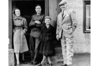 bet_423_wren_family_at_spotted_cow_13-2-54