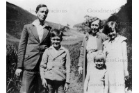 bet_624hurdle_family_in_arundel