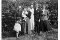 bet_713_risbridger_mary_anne__and_family27-2-75