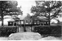 lei_01_leigh_the_school