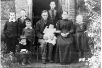 wes_89_razell_family_milton_street_1896