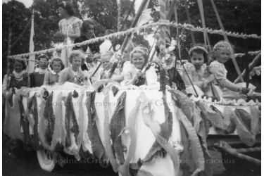 batch_lei_197__may_queen_3_1956___10x8