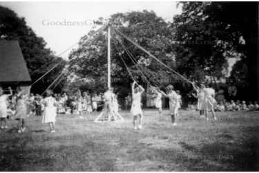 batch_lei_198__may_queen_4__1956___7x5