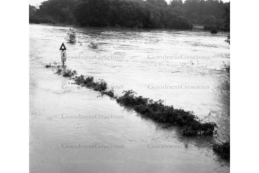 batch_lei_234_floods_flanchford_1965_28601129