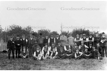 col_82_broome_hall_estate_workers