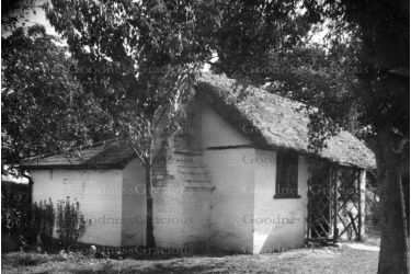 lei_241_shepherds_cottage__c_f____web